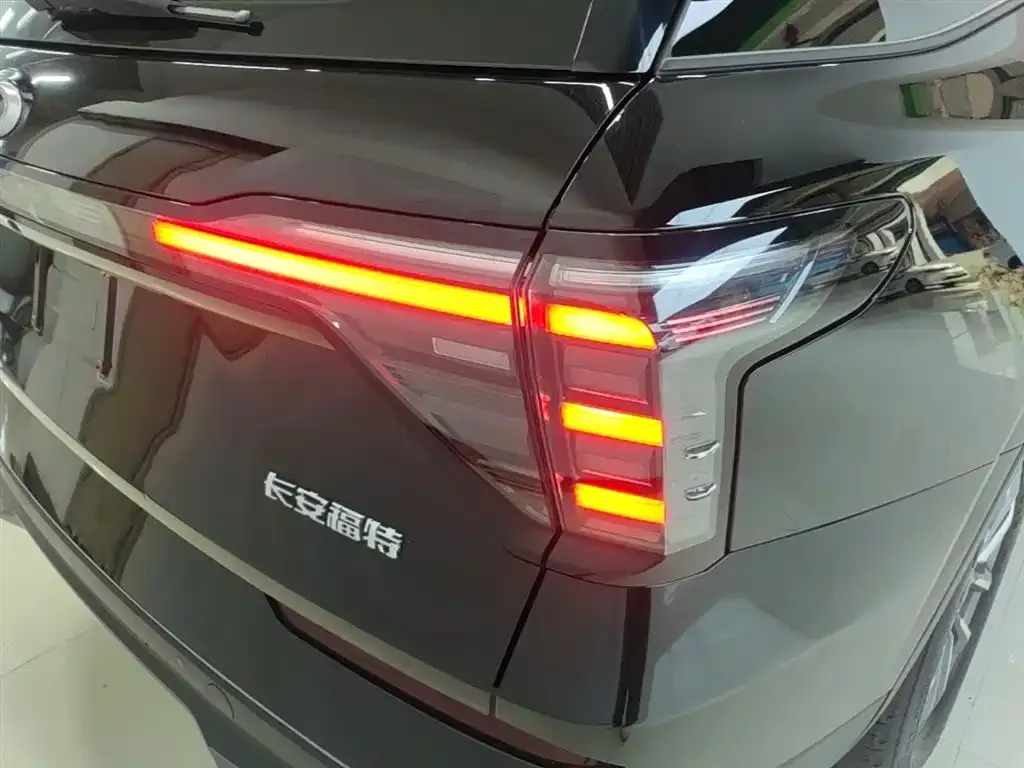 Ford Edge — фото 3
