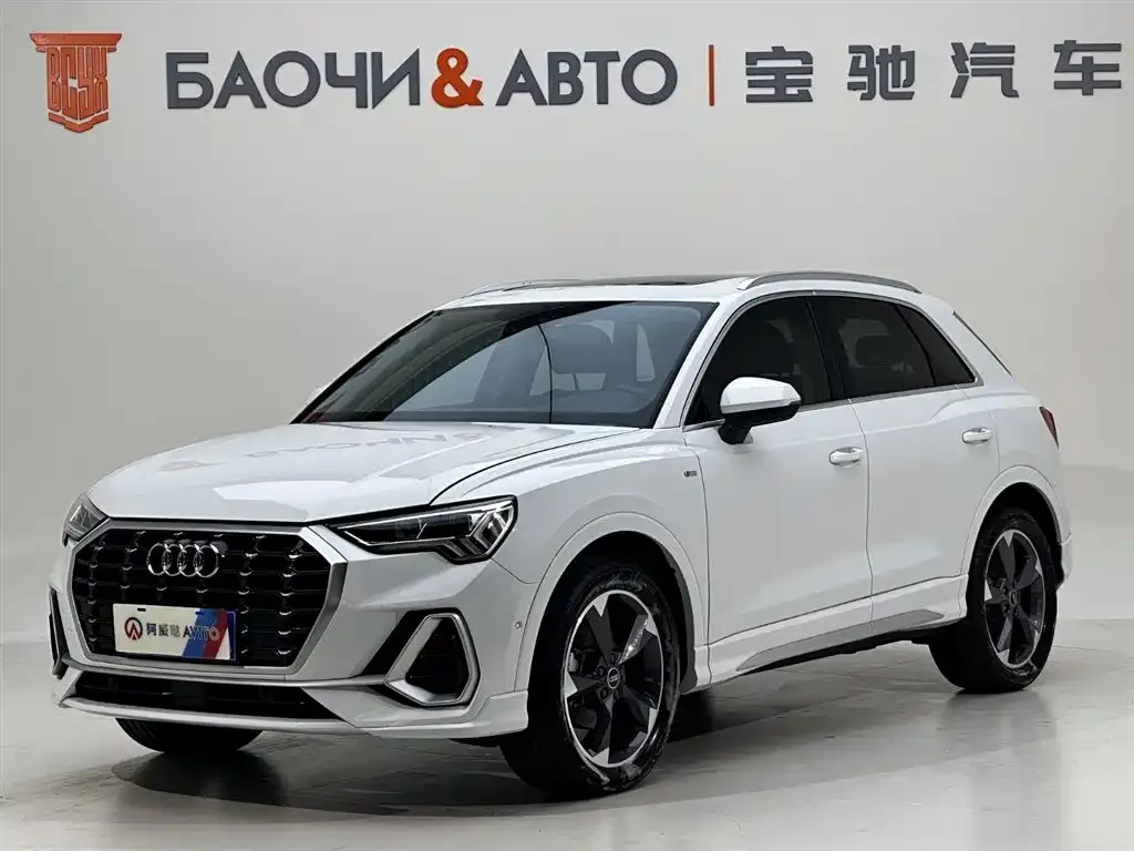 Audi Q3 — фото 1