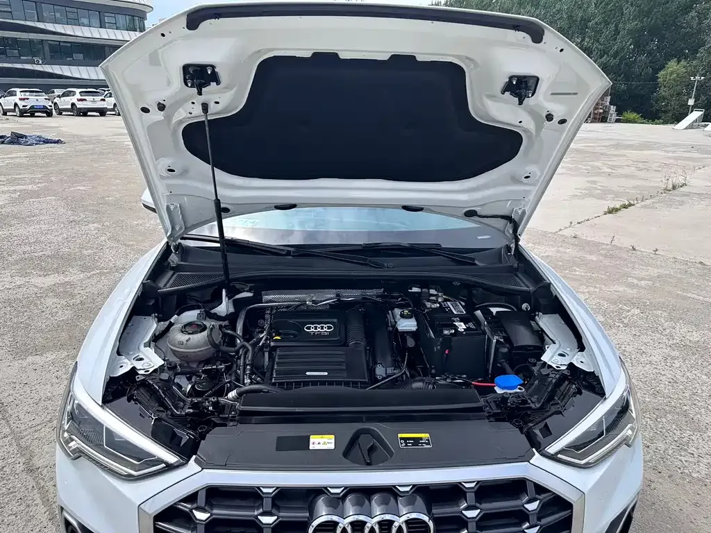 Audi Q3 — фото 6
