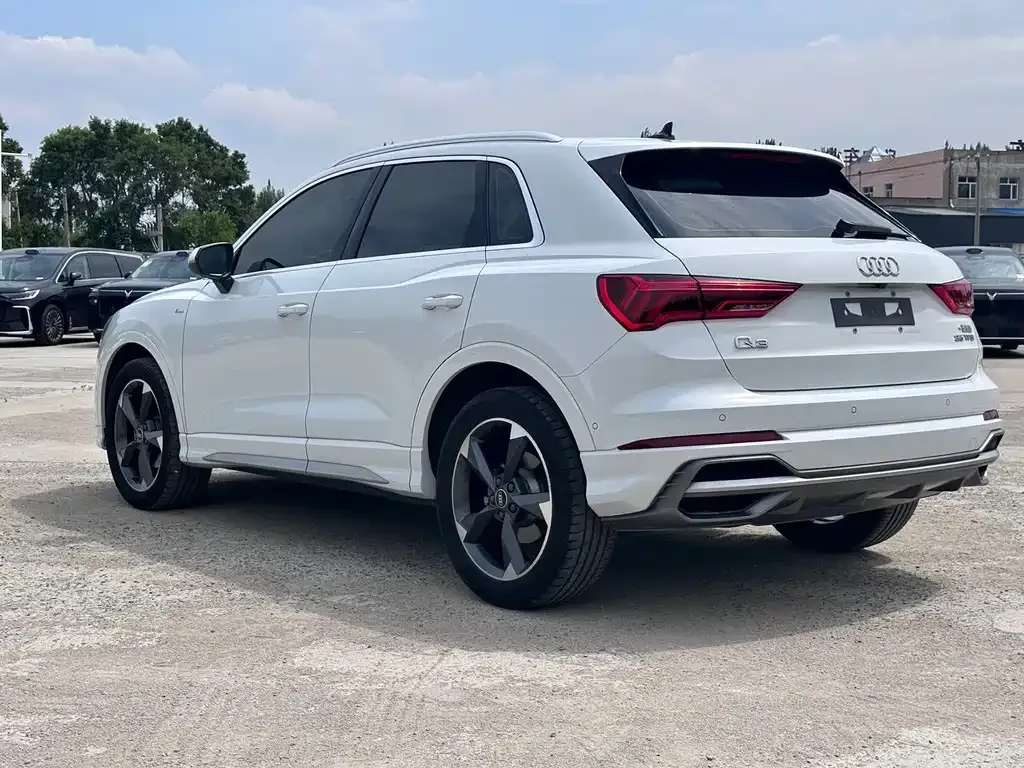 Audi Q3 — фото 4
