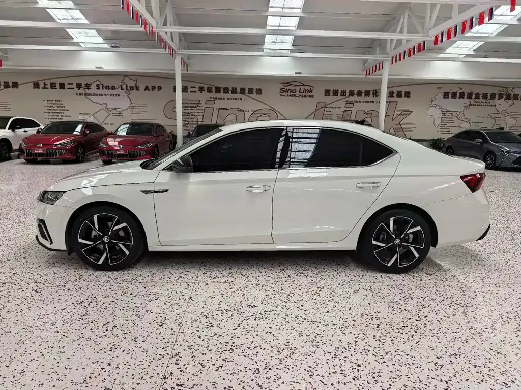Skoda Octavia — фото 8