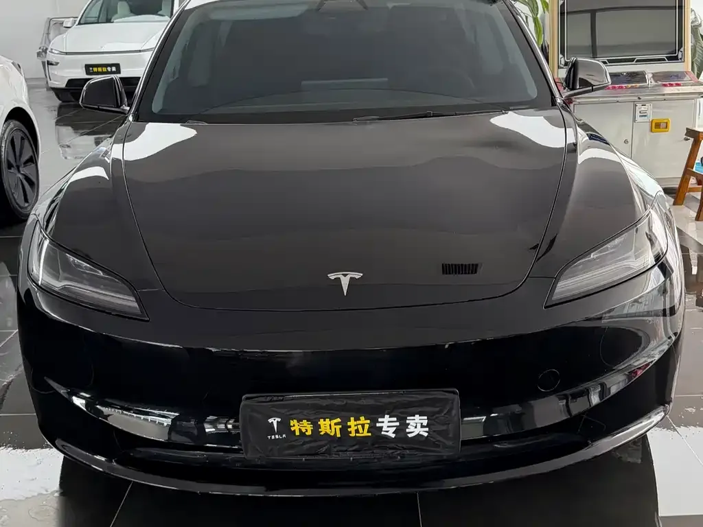 Tesla Model 3 — фото 5