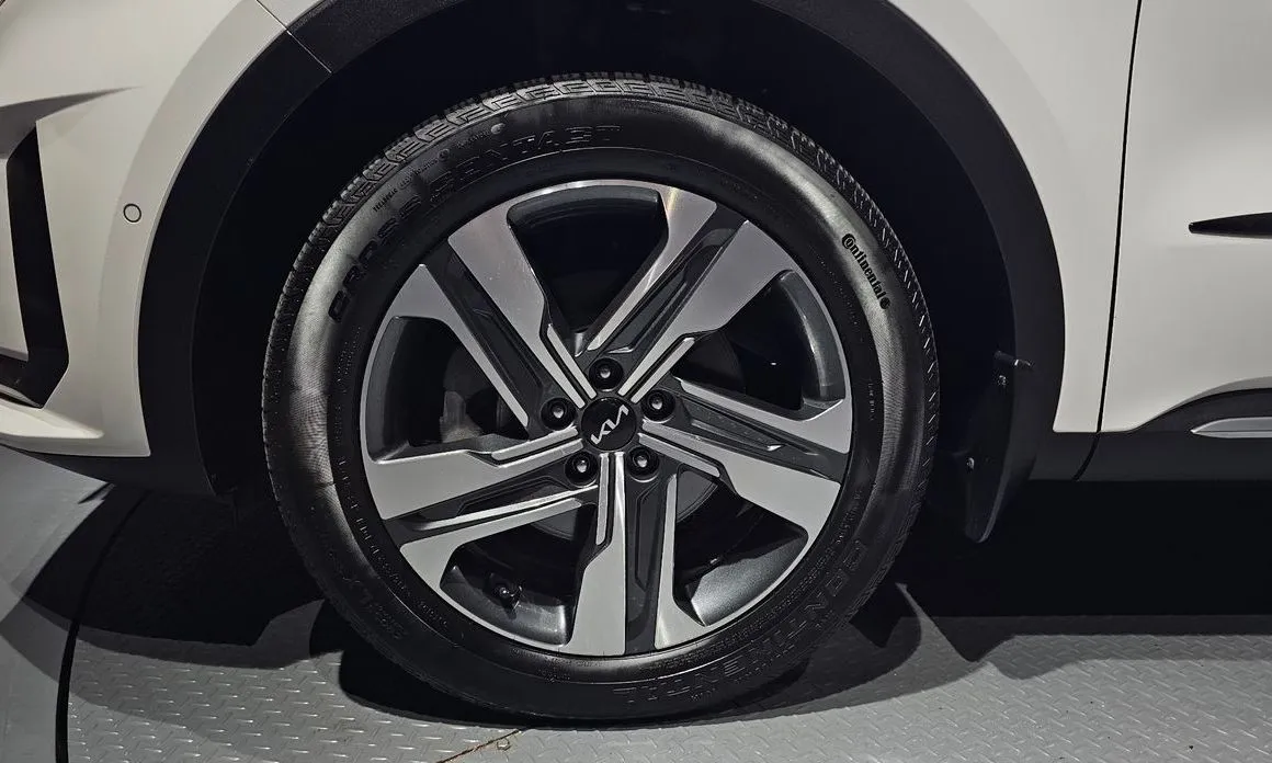 Kia Sorento — фото 4