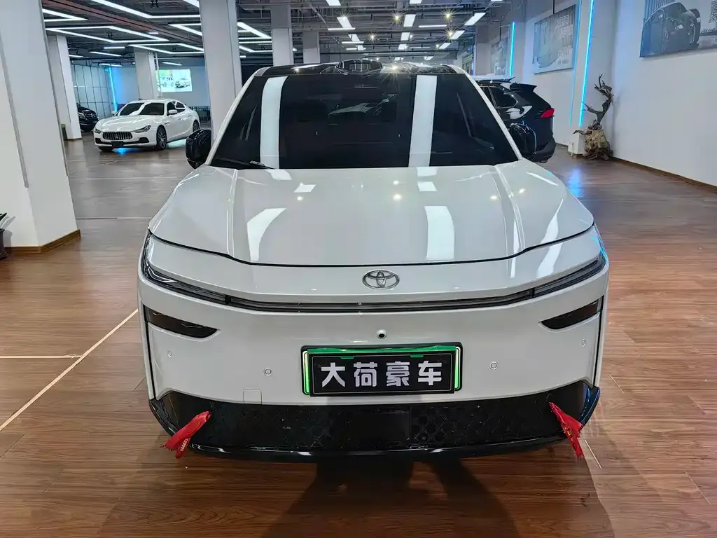 Toyota Platinum 3X 2026 из CN, фото 9
