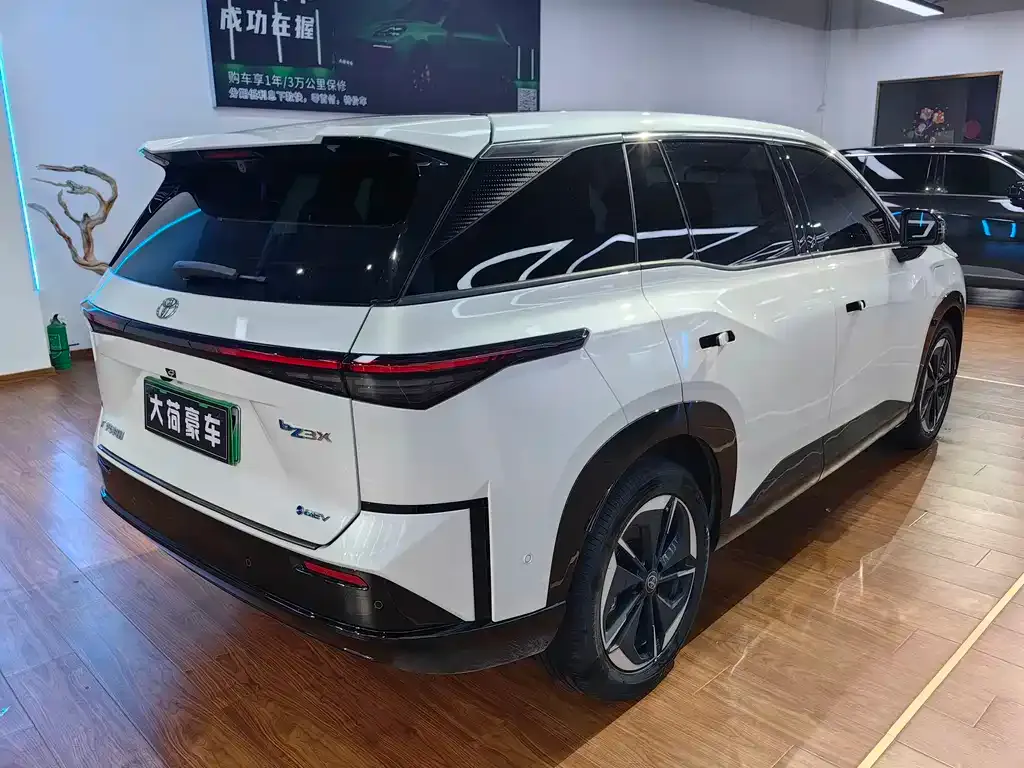 Toyota Platinum 3X 2026 из CN, фото 7
