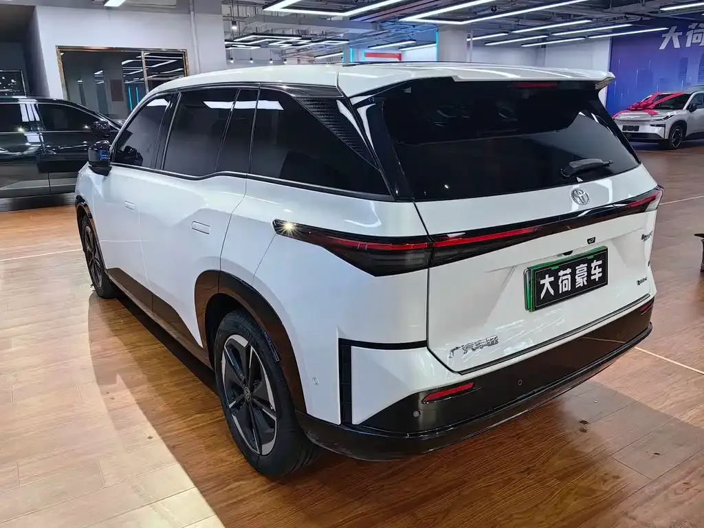 Toyota Platinum 3X 2026 из CN, фото 10