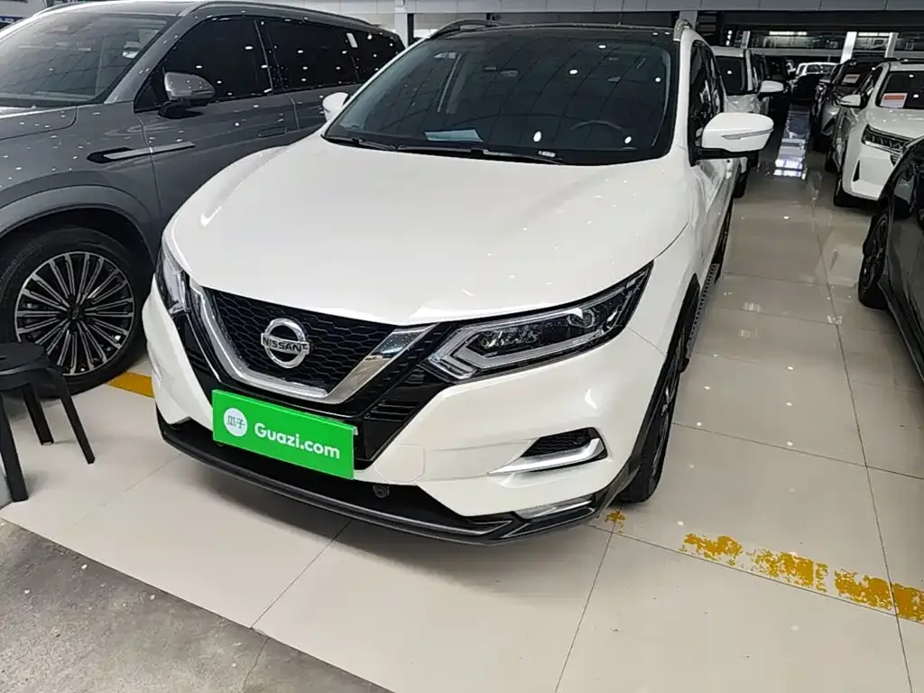 Nissan Qashqai — фото 1