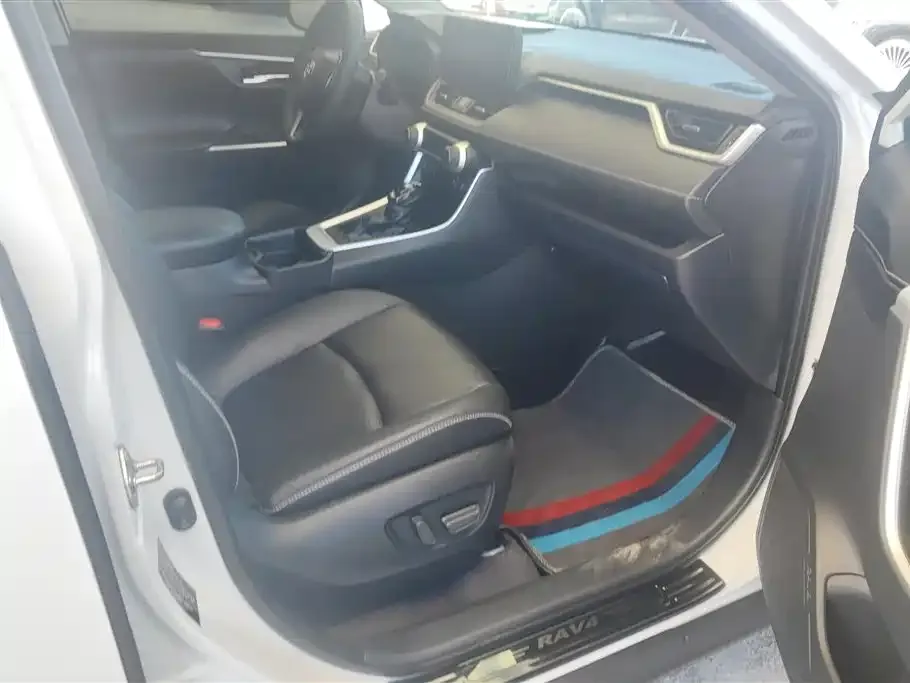 Toyota RAV4 2024 из CN, фото 8