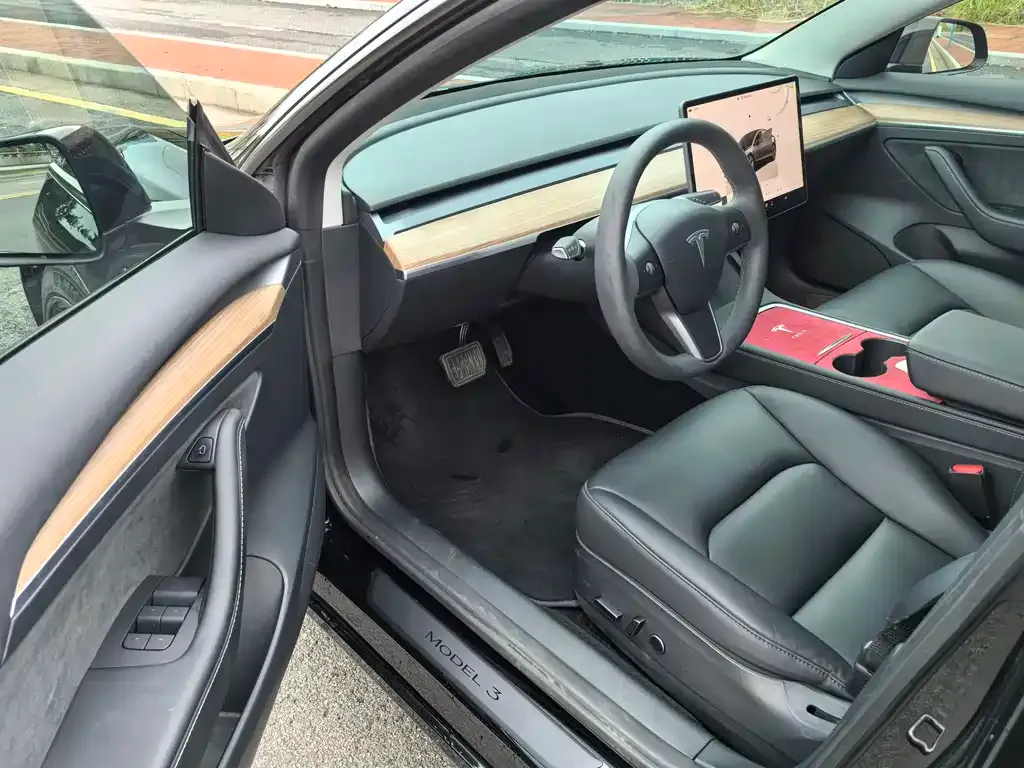 Tesla Model 3 — фото 6