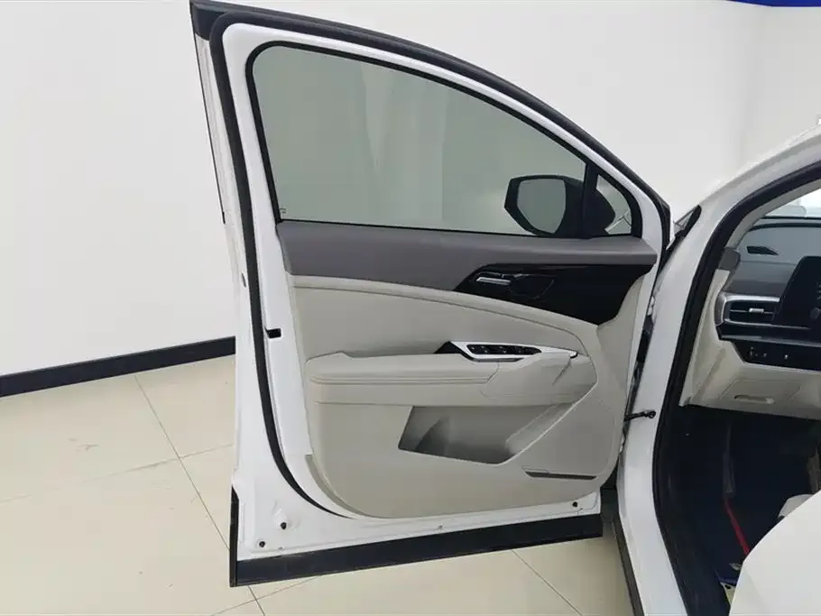 Kia Sportage 2023 из CN, фото 2