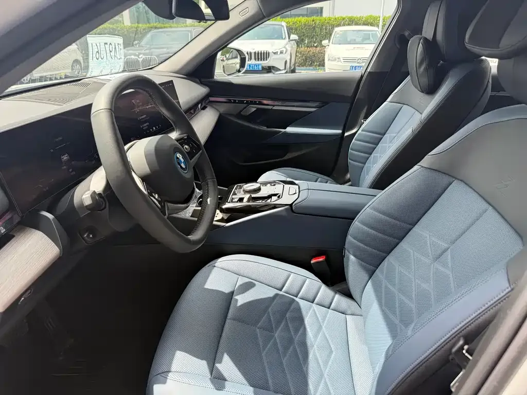 BMW i5 2025 из CN, фото 6