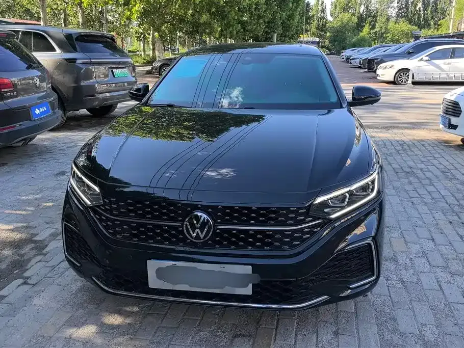 Volkswagen Passat — фото 10