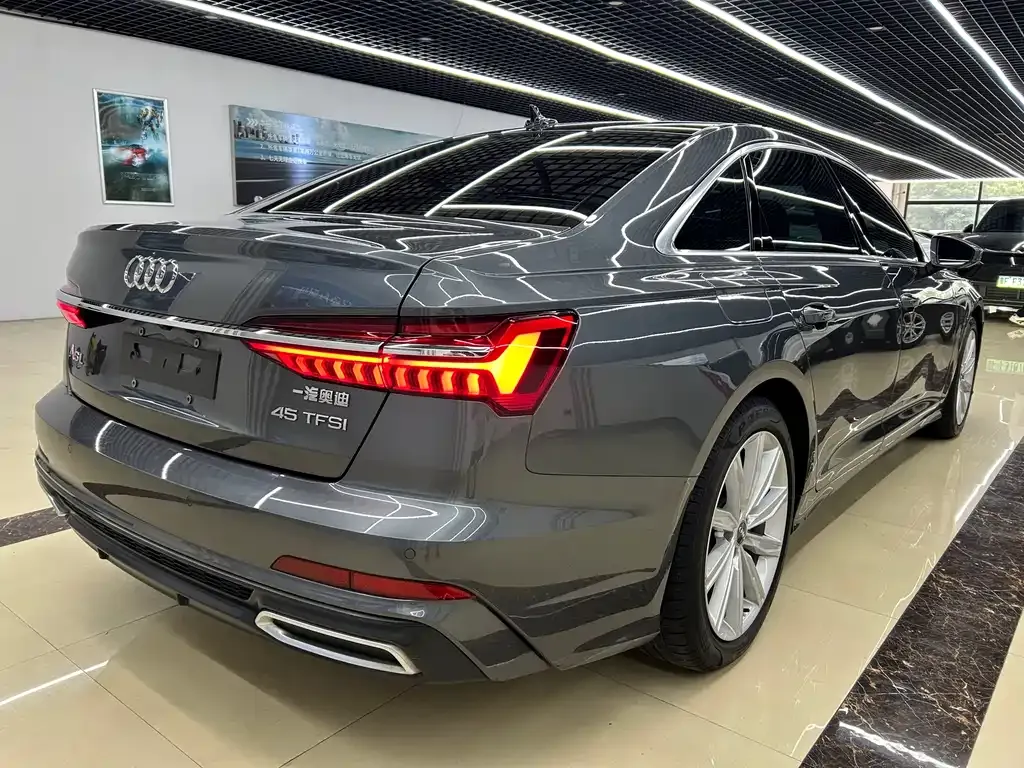 Audi A6L — фото 8