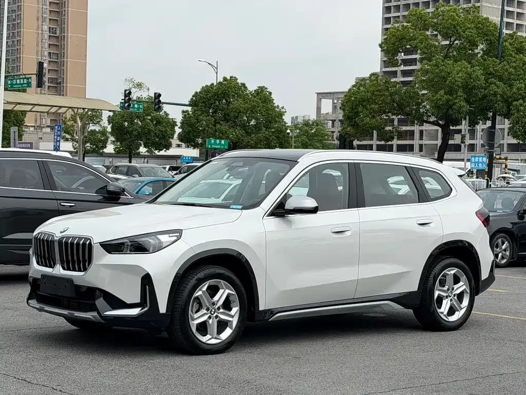 BMW X1 — фото 1