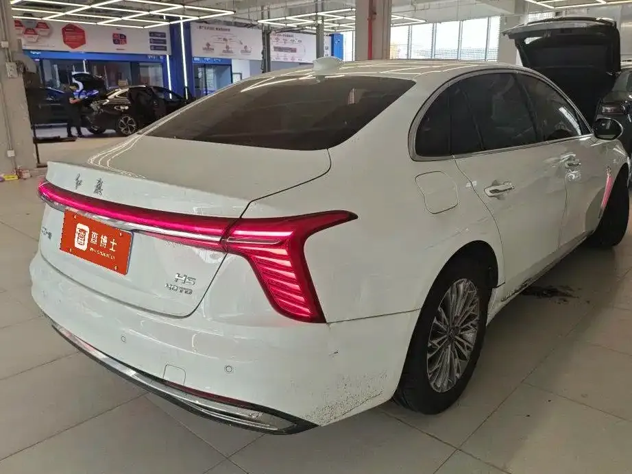 Hongqi H5 — фото 3