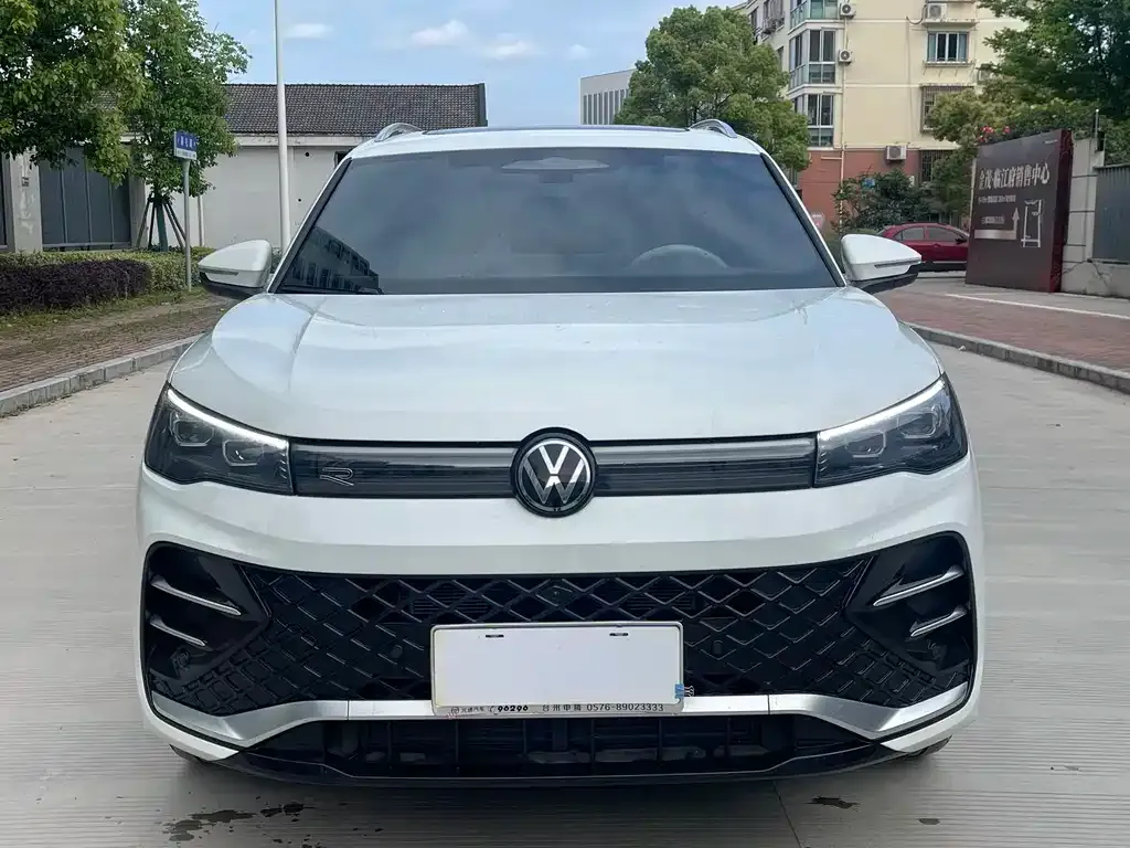 Volkswagen Tiguan L — фото 4