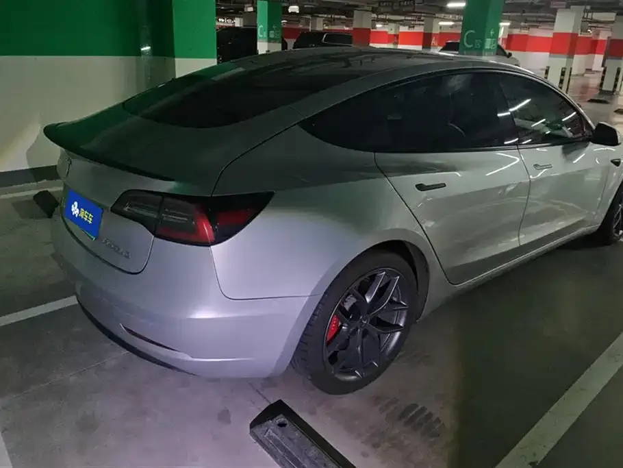 Tesla Model 3 — фото 6