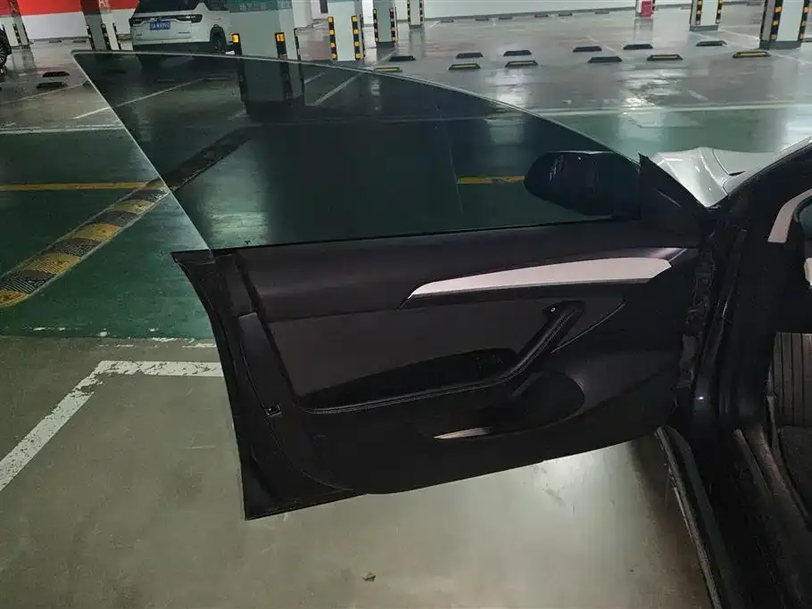 Tesla Model 3 — фото 10