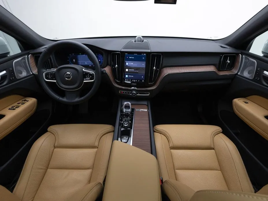 Volvo XC60 2025 из KR, фото 9