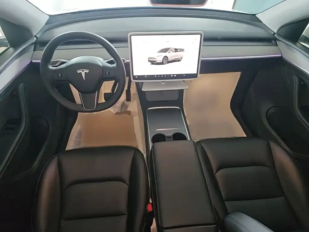 Tesla Model Y — фото 4
