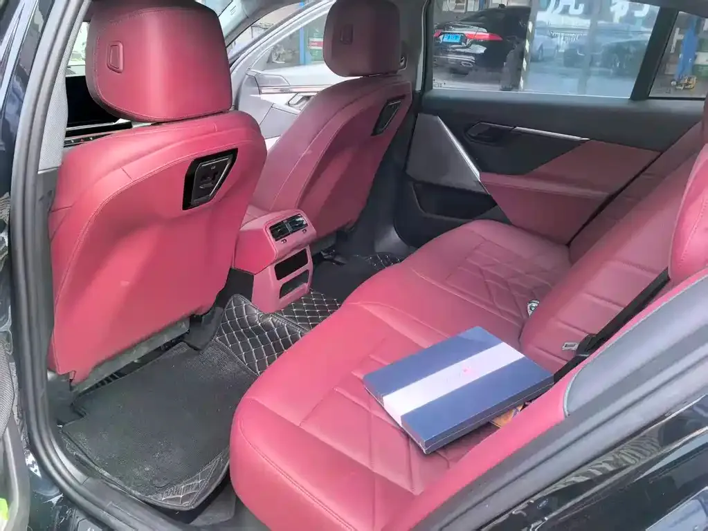 BMW i5 2025 из CN, фото 3