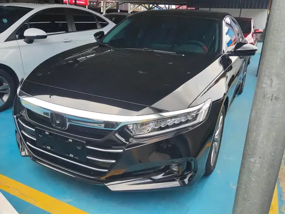 Honda Accord — фото 1