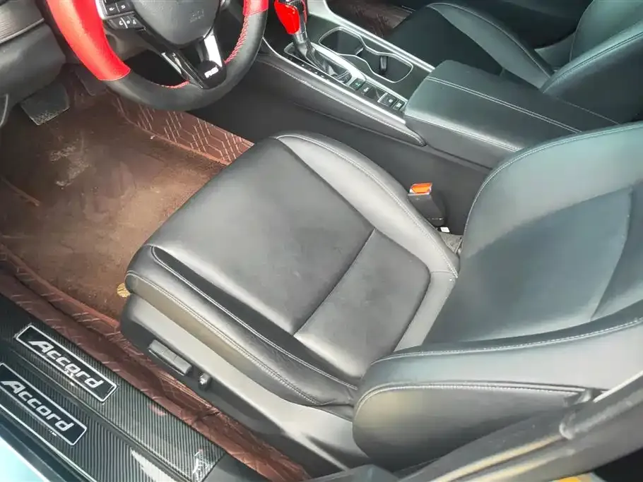 Honda Accord — фото 10