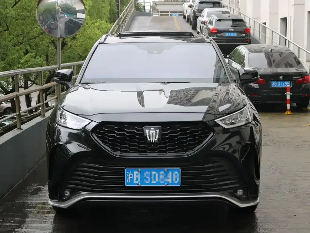 Toyota Crown Kluger 2023 из CN, фото 6