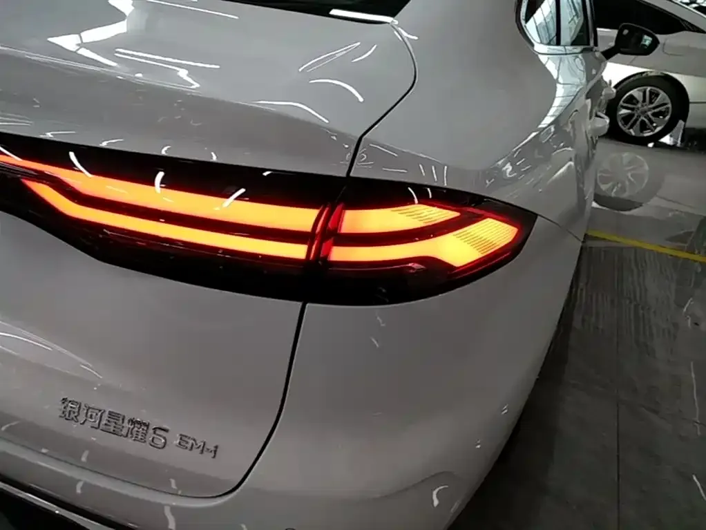 Geely Galaxy Xingyao 6 — фото 4
