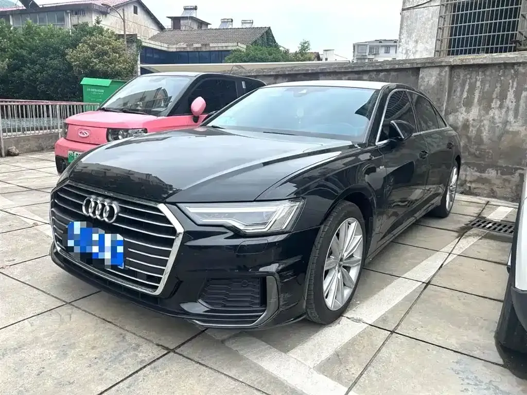 Audi A6L — фото 1