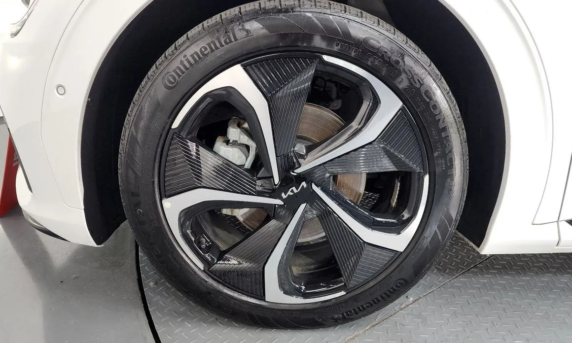 Kia EV6 2023 из KR, фото 10