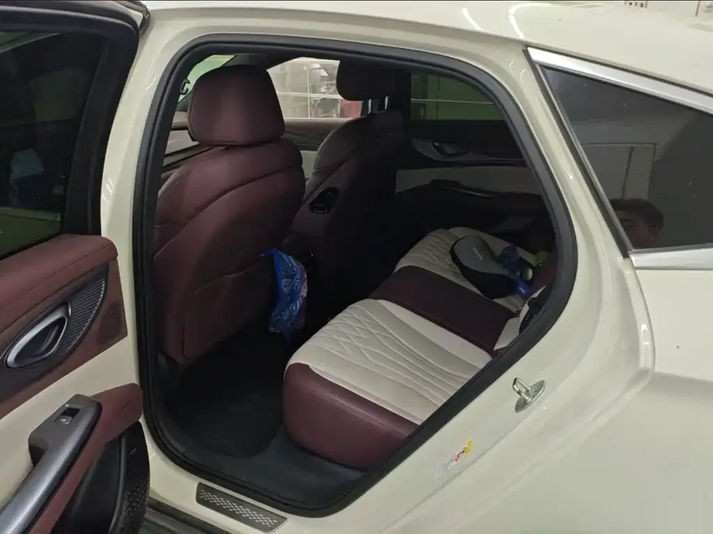 BYD Seal — фото 2