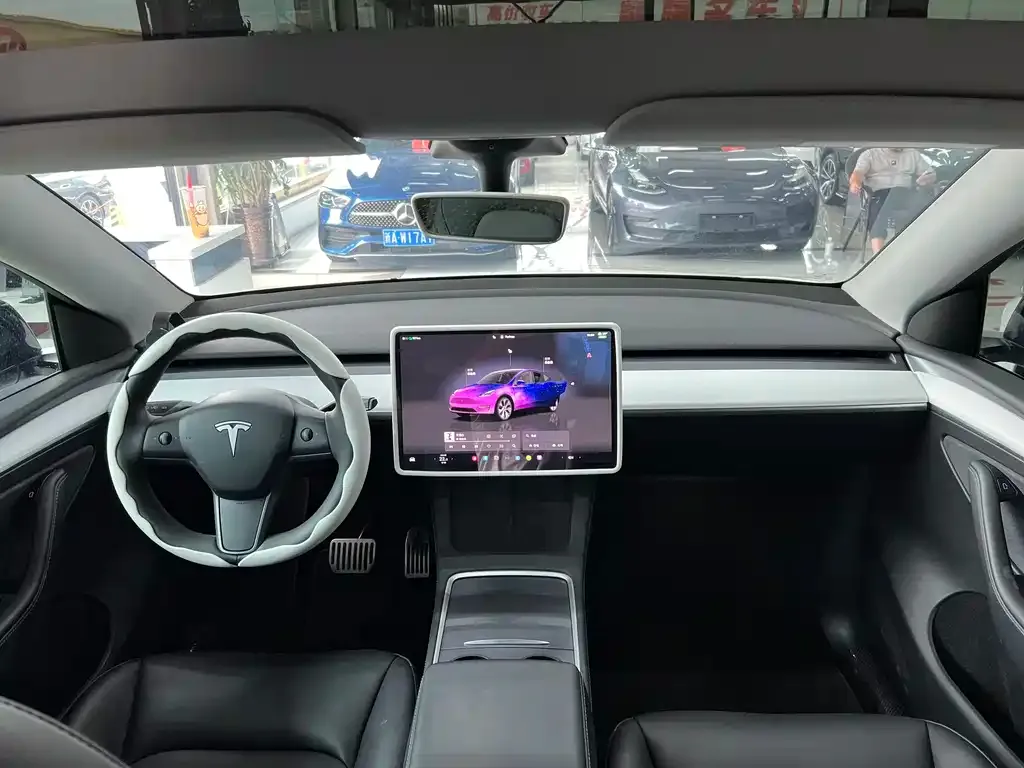 Tesla Model Y — фото 2