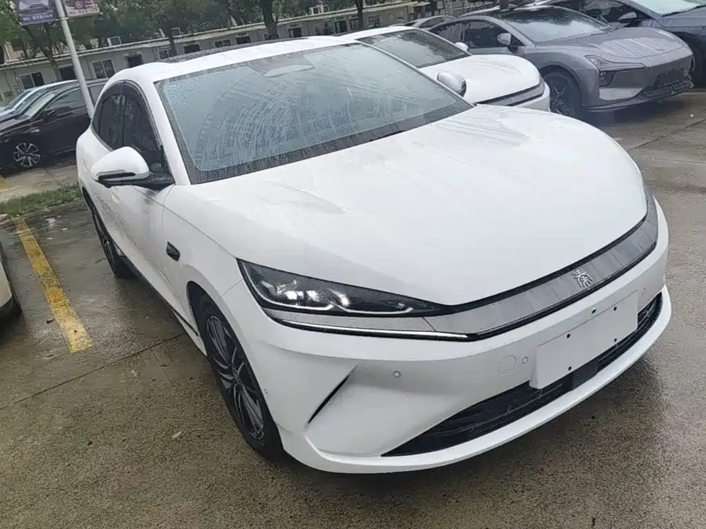 BYD Qin L — фото 9