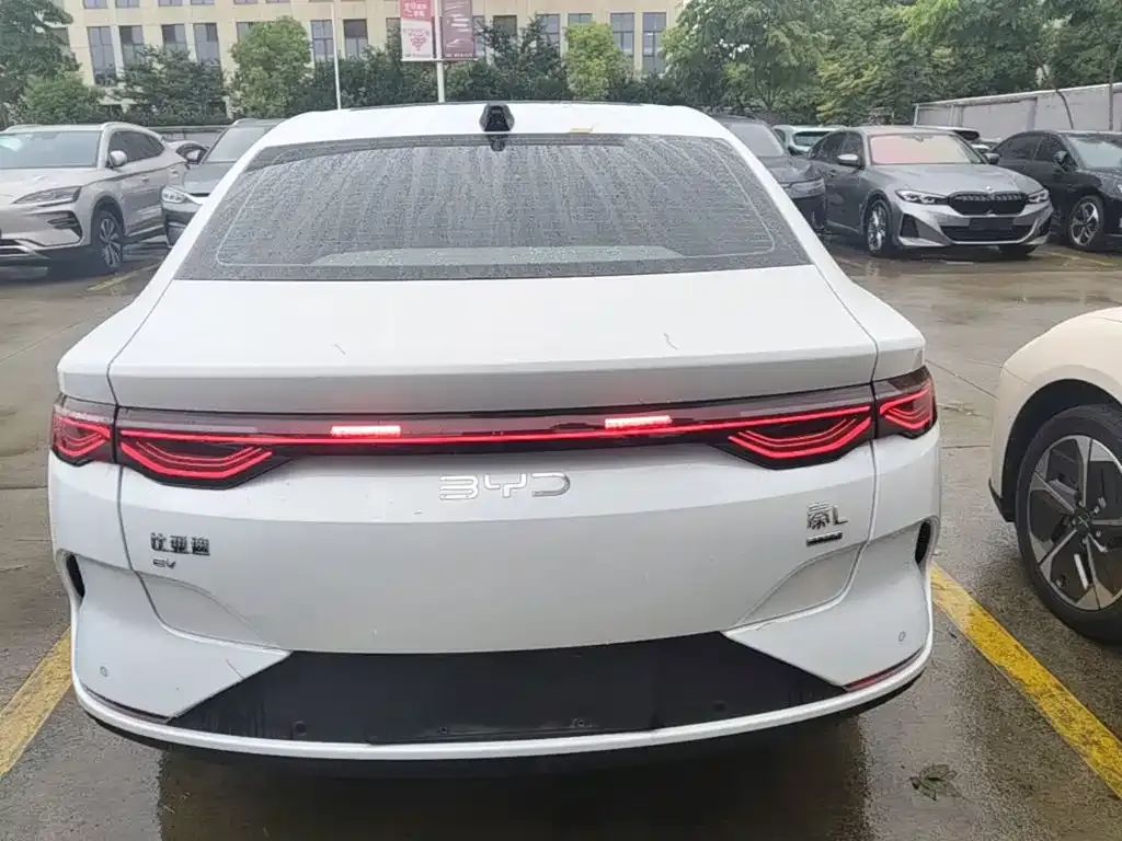 BYD Qin L — фото 6