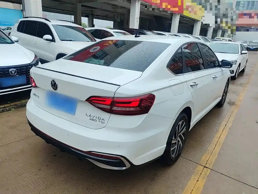 Volkswagen Lavida — фото 9
