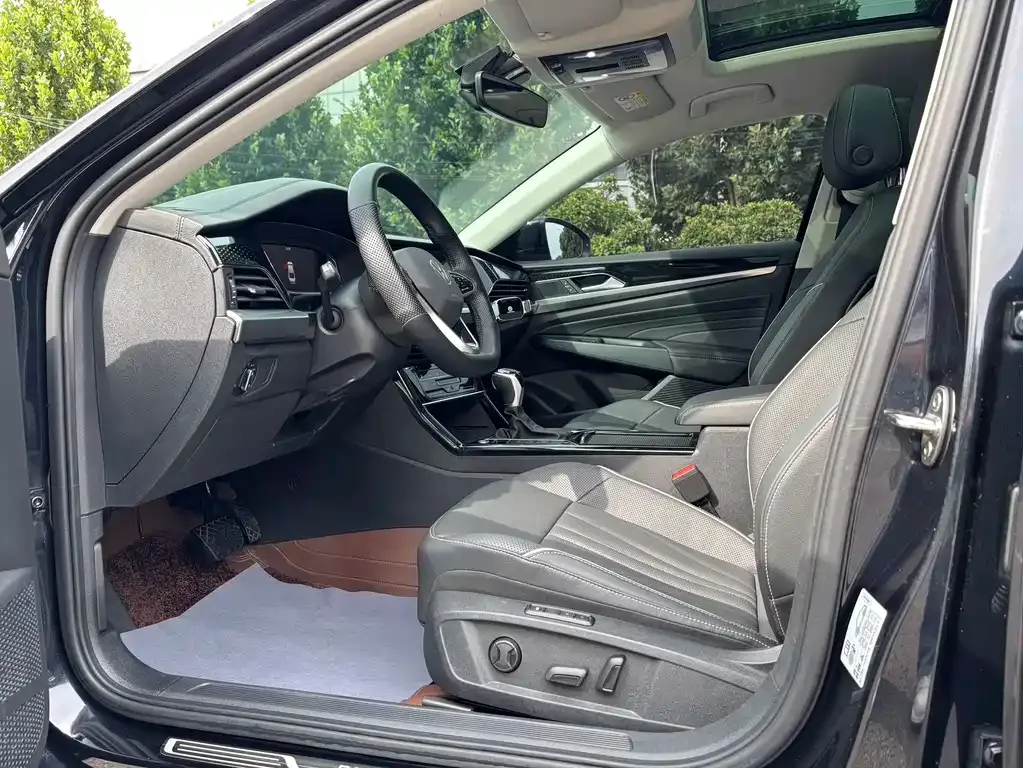 Volkswagen Passat — фото 8