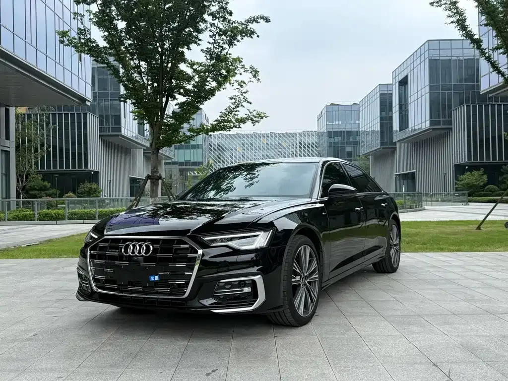 Audi A6L — фото 1