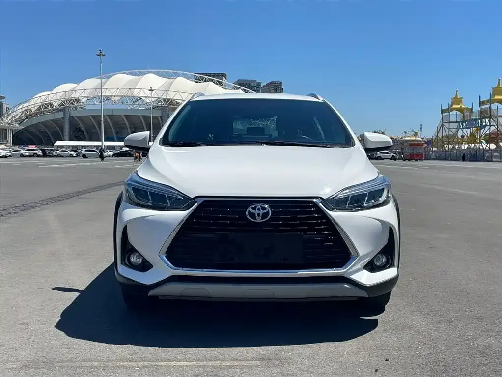 Toyota Yaris L — фото 7