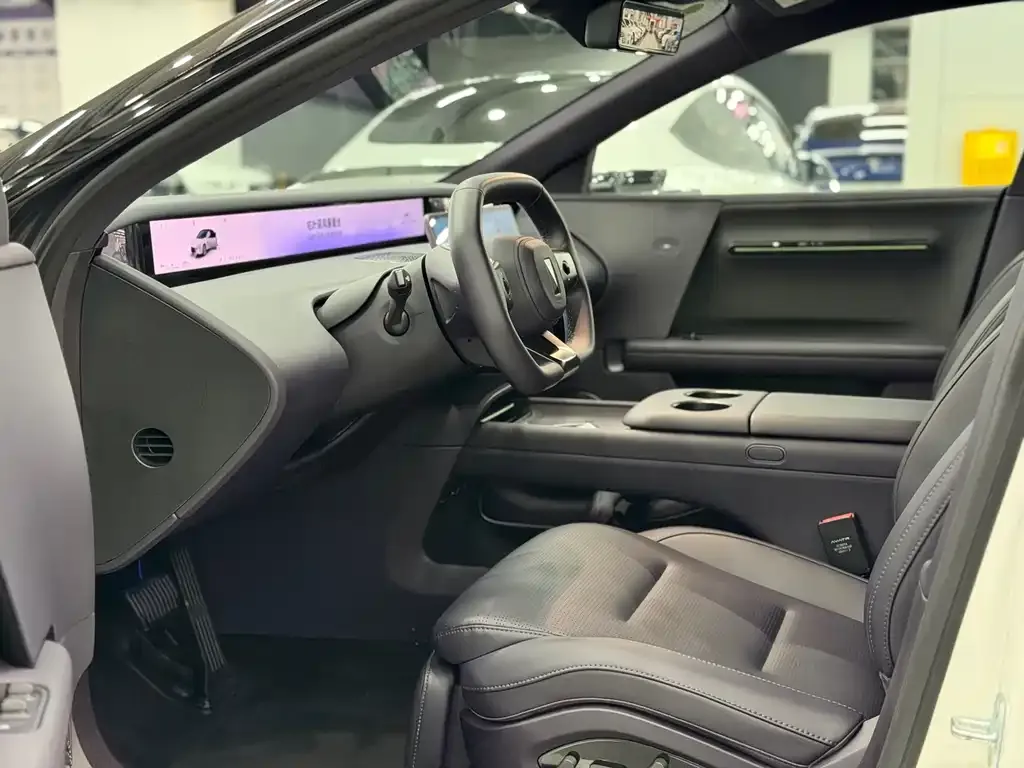 Avatr 06 — фото 2