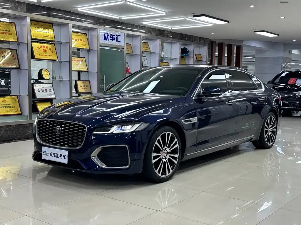 Jaguar XFL — фото 1