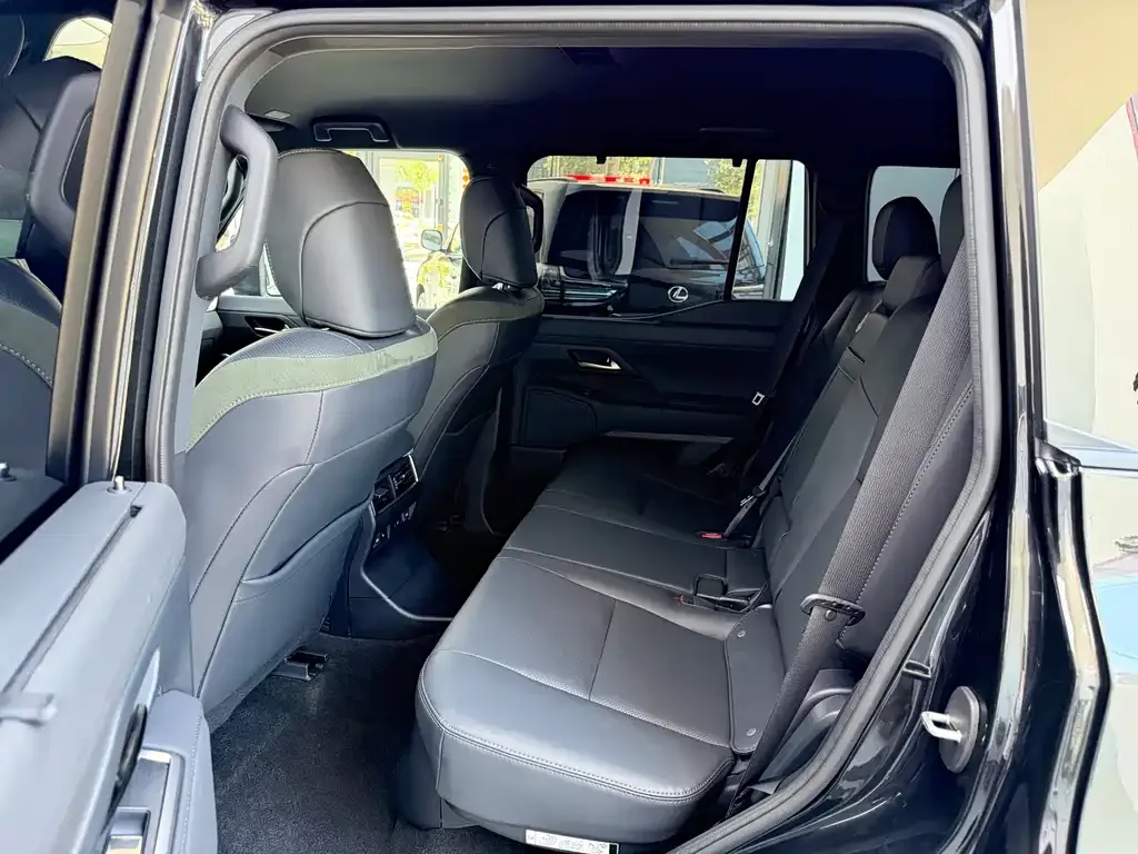 Lexus GX 2025 из CN, фото 10