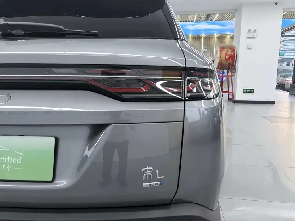 BYD L DM-i — фото 3
