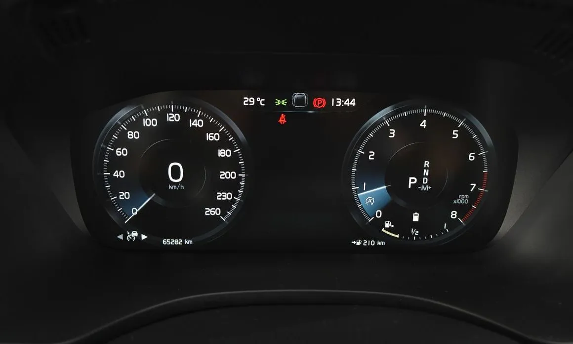 Volvo XC60 2021 из KR, фото 2