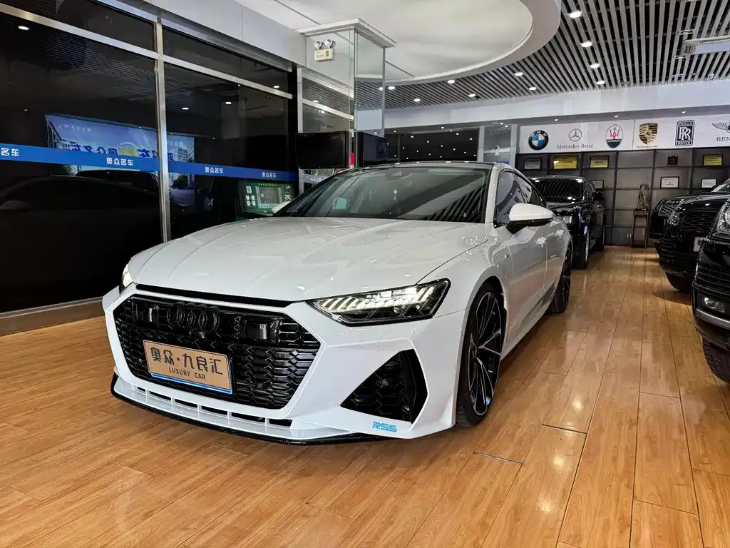 Audi A7 — фото 1