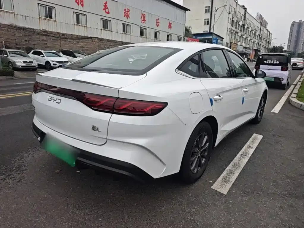 BYD Qin L — фото 10