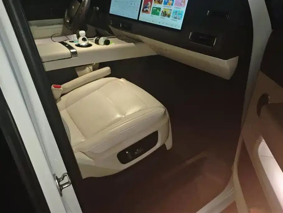 Li Auto MEGA 2024 из CN, фото 10