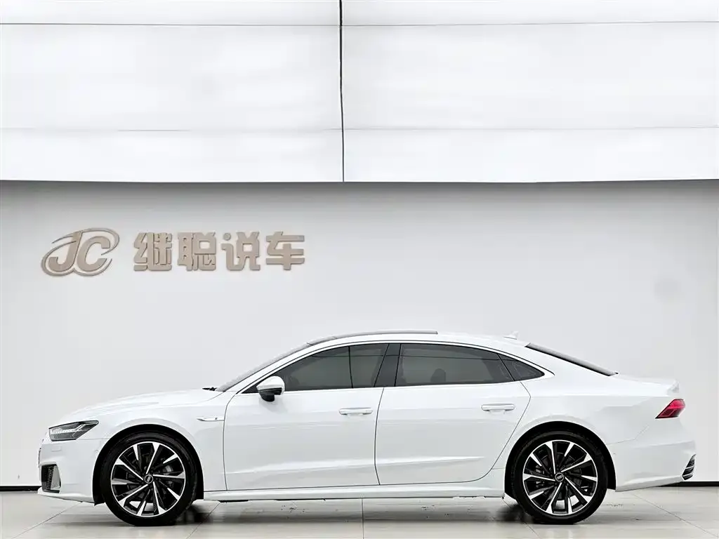 Audi A7L — фото 2