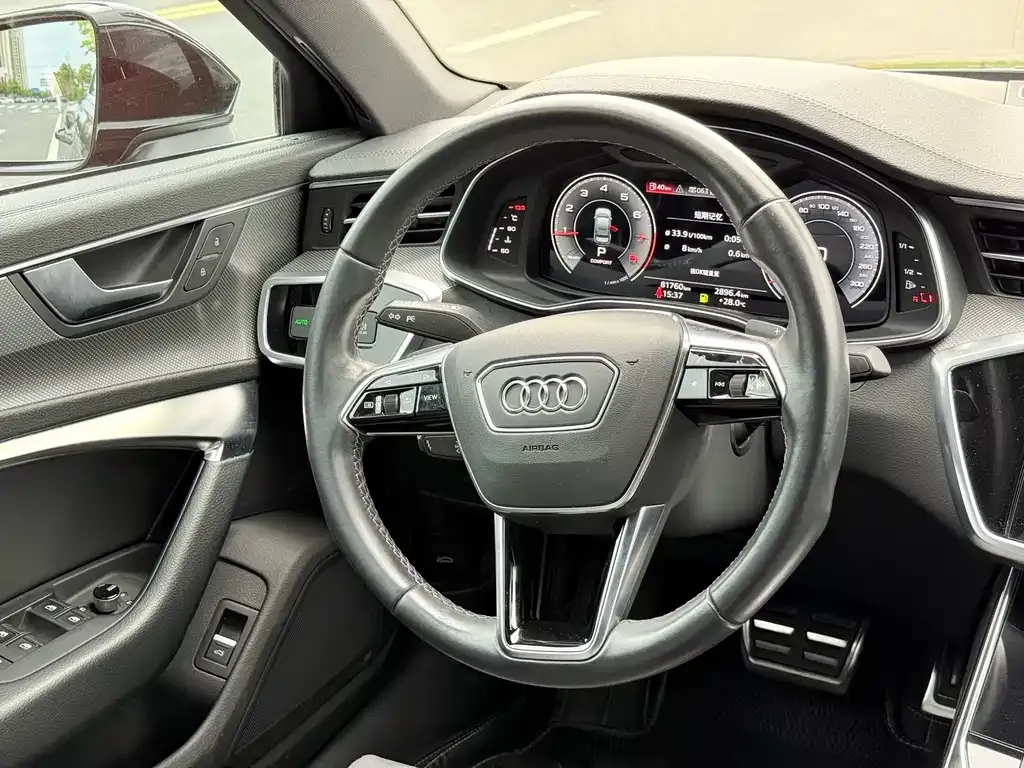 Audi A6L — фото 10