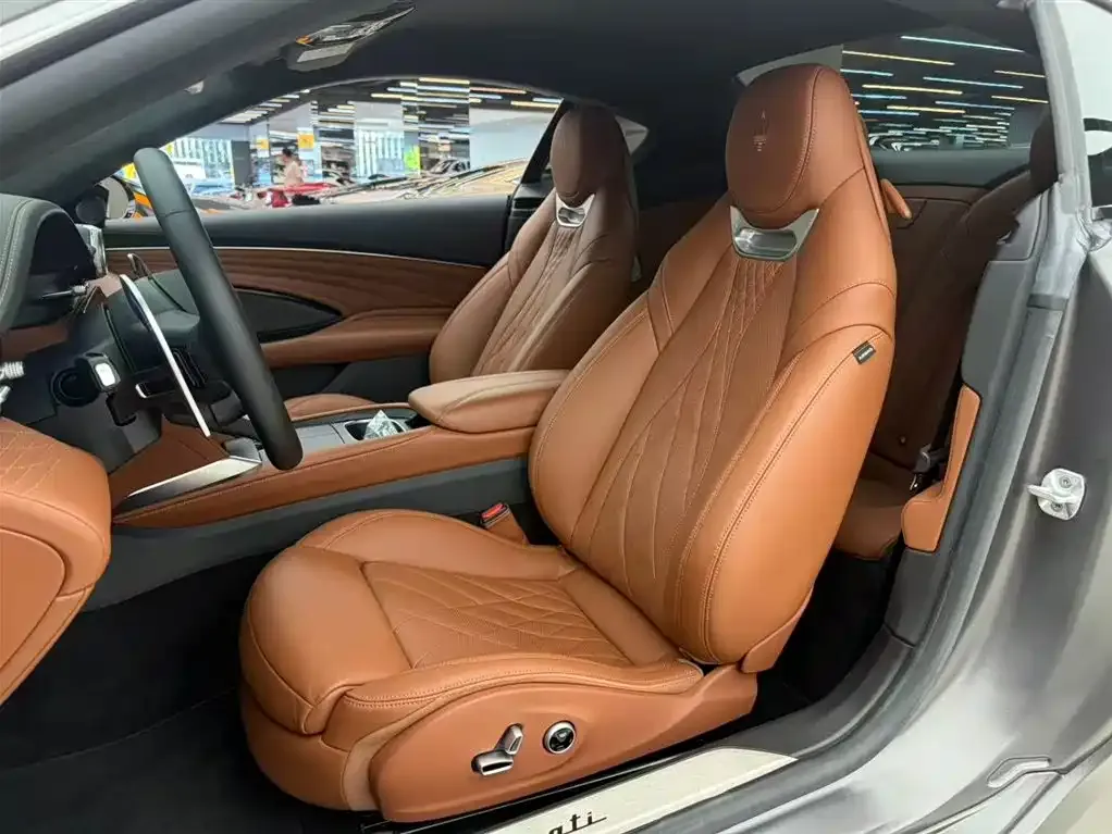 Maserati GranTurismo — фото 7